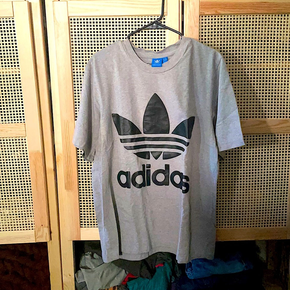 Size large, Adidas grey, T-Shirt